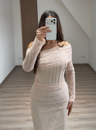 Robe Leyla